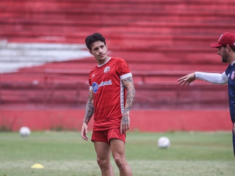 Hélio diz que Náutico tem zagueiro e atacantes contratados e cita chances de acerto com Jean Carlos