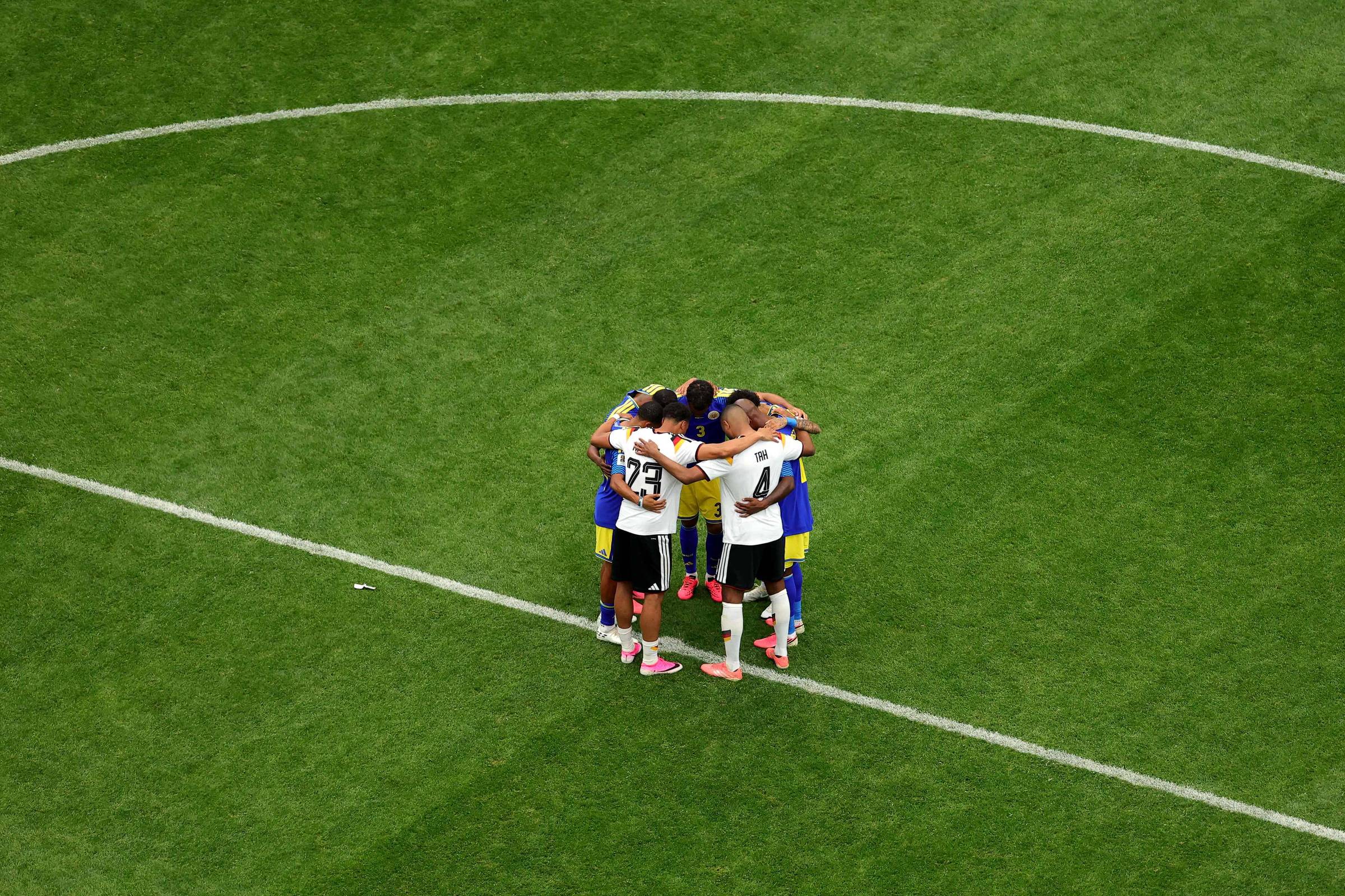 Deus retorna por meio do futebol