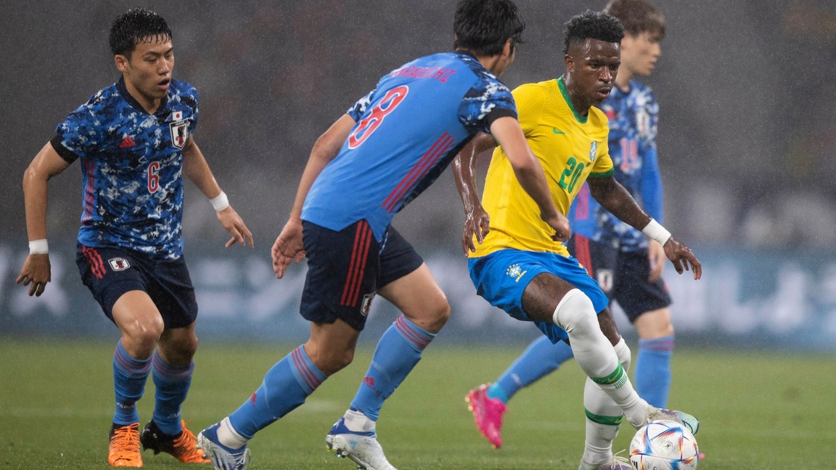Muito além do futebol ?