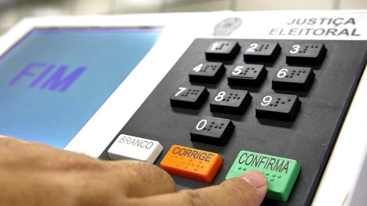 Urna não é arquibancada