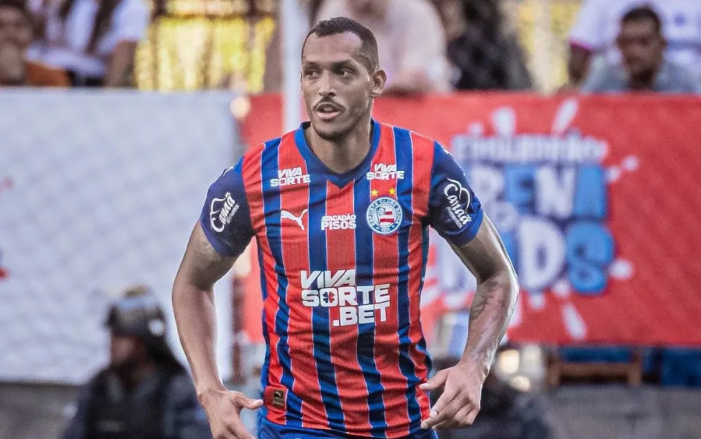 Zagueiro David Duarte passa mal e vomita durante Chapecoense x Bahia