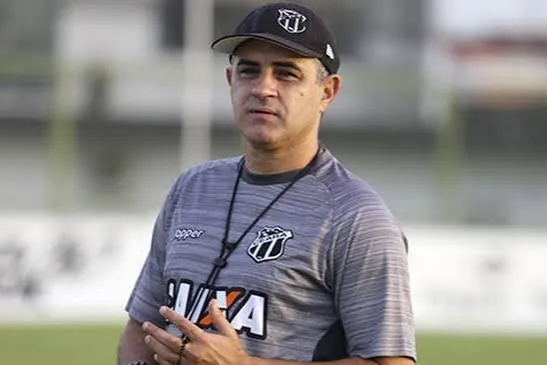 Anapolina surpreende e anuncia técnico ex