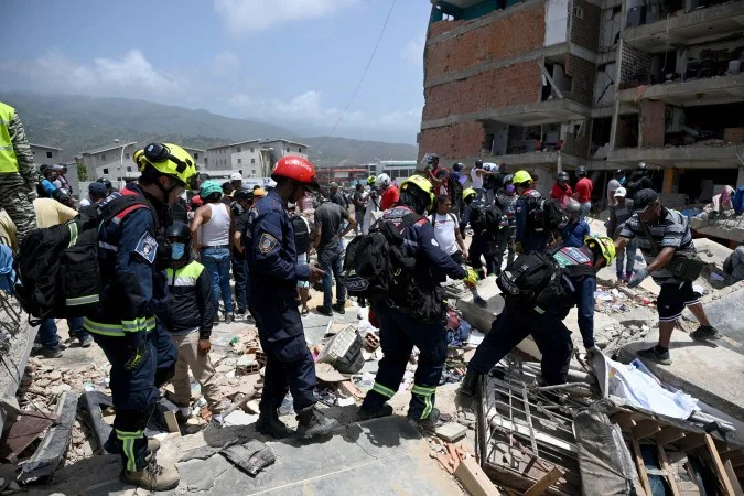Jogador de futebol e a mãe dele são encontrados mortos após terremotos