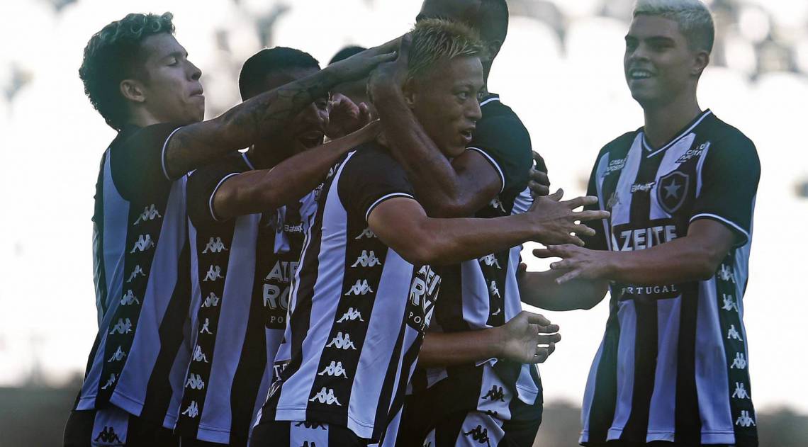 Kiura, Honda e mais: relembre jogadores japoneses que atuaram no Brasil