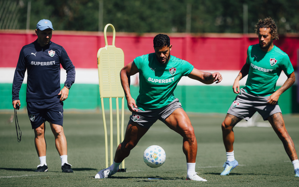 Aos poucos, Hulk começa a mudar visão de torcedores no Fluminense
