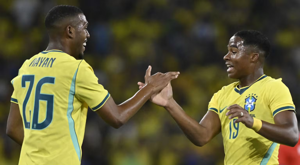 Rivais na base, Rayan e Endrick se encontram e fazem história na Copa