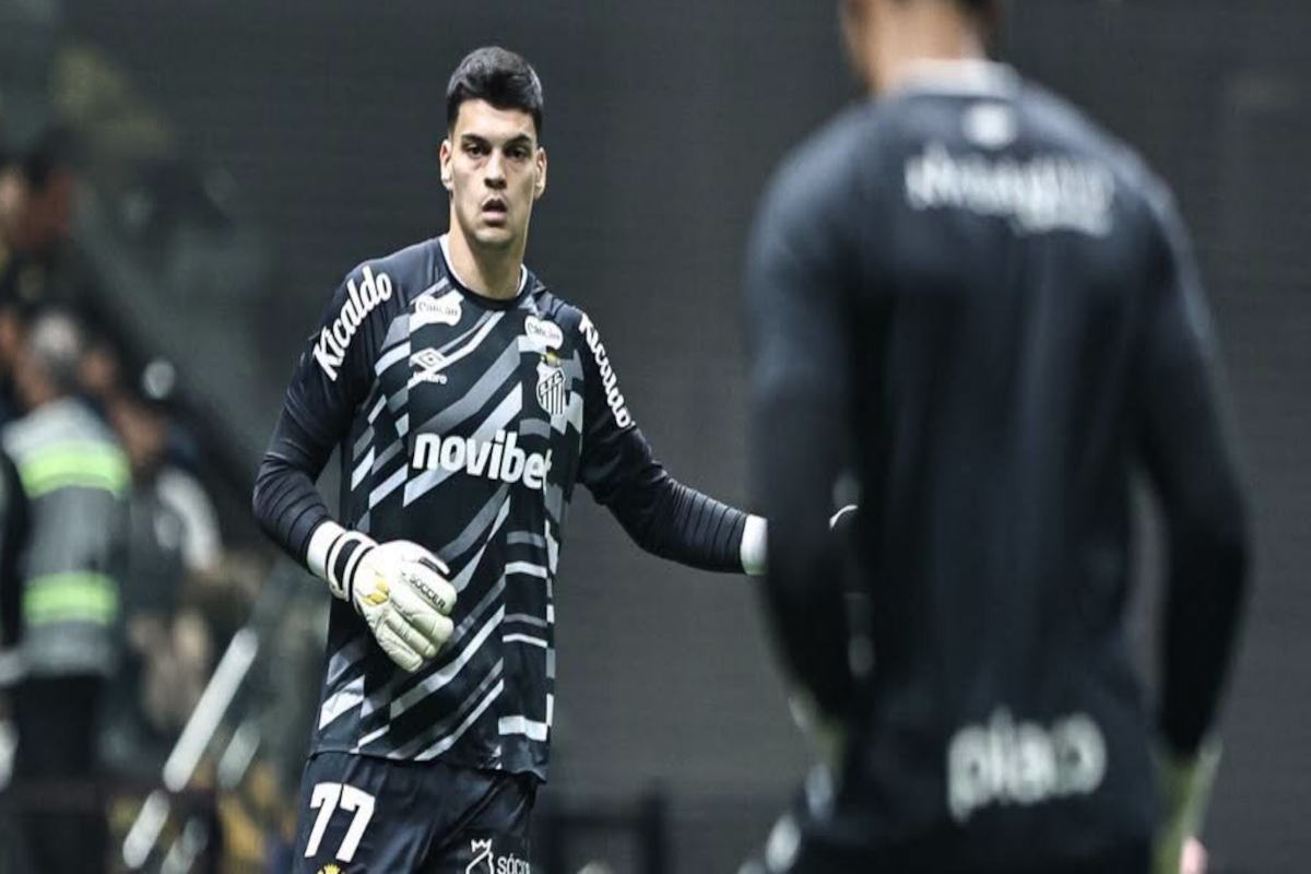 Goleiro vai passar por cirurgia no ombro e desfalca o Santos no restante do Brasileirão