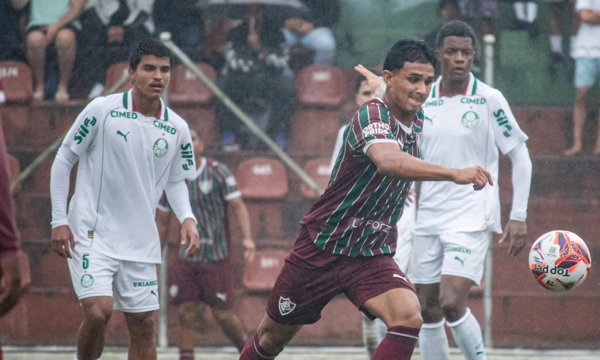 Palmeiras vence o Fluminense e garante a liderança na primeira fase do Brasileirão sub-20