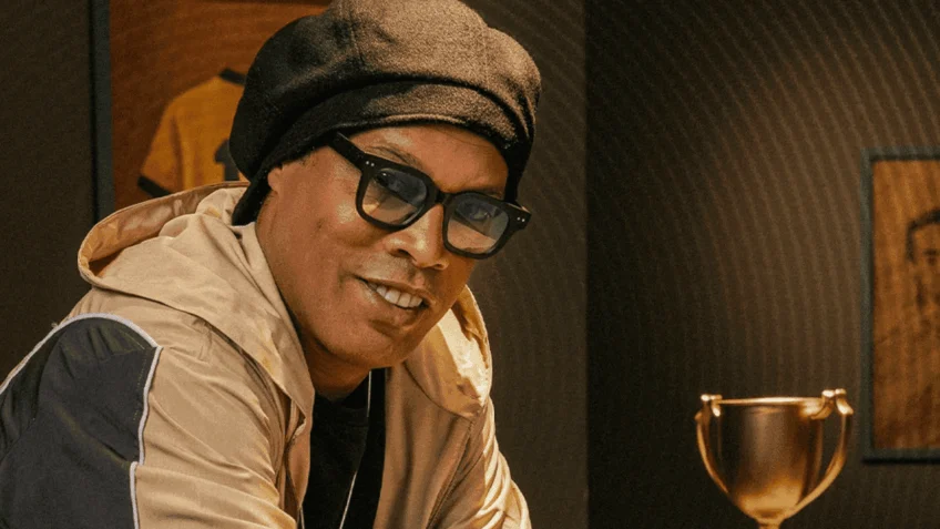 Aos 46 anos, Ronaldinho Gaúcho é contratado por time da Itália