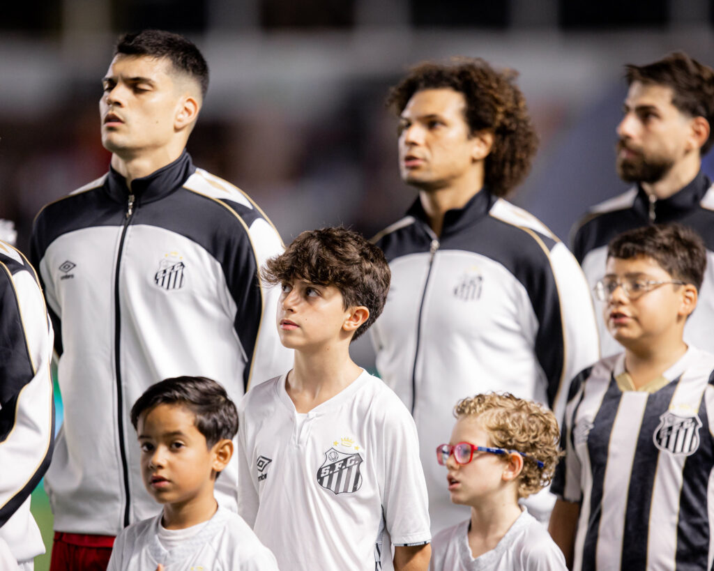 Após polêmica com Neymar, outro problema surge no vestiário do Santos