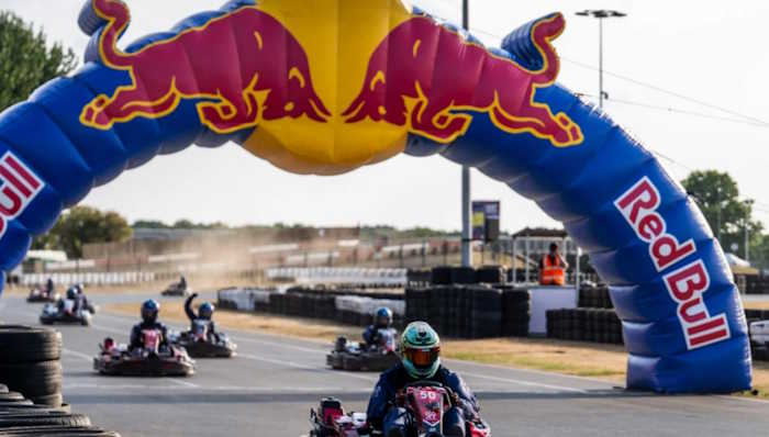 ESPN e Disney+ exibem Verstappen contra 100 pilotos