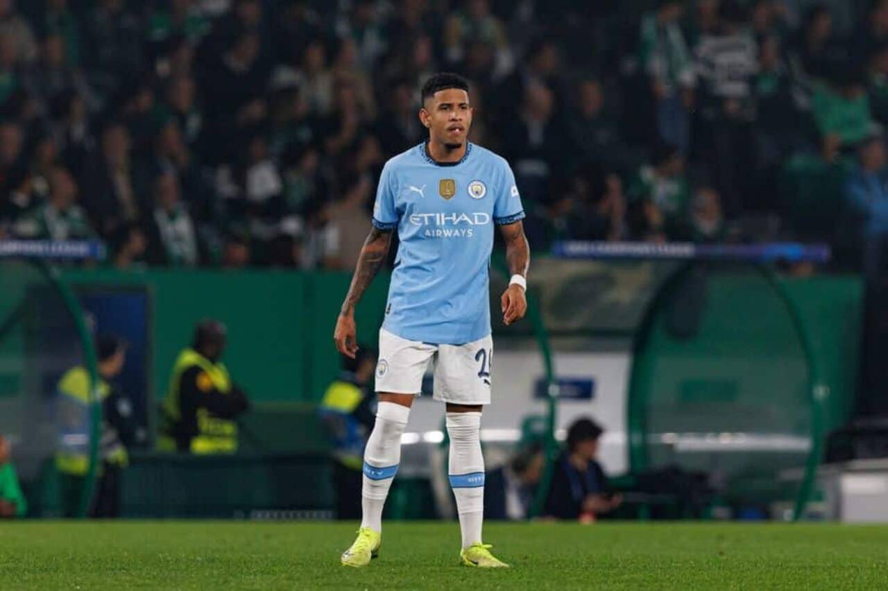 Savinho não treina no City e força saída após oferta de R$ 600 milhões do Tottenham